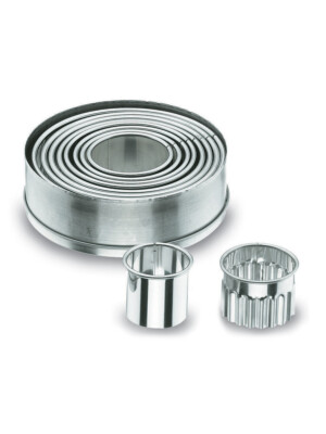 Set Of 9 Round Dough Cutters Fluted 1 Per Case